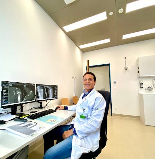 Ambulatorio visite con postazione di diagnostica per immagini dello Studio Medico Luma